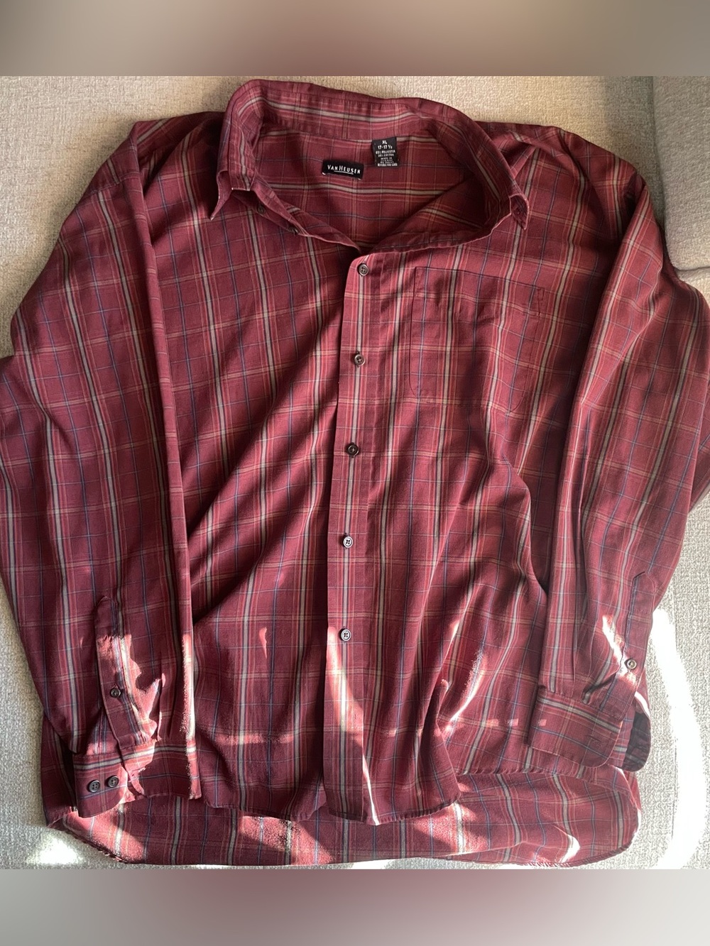 Van Heusen Men’s XL Burgundy Plaid Long-Sleeve Button-Down Shirt